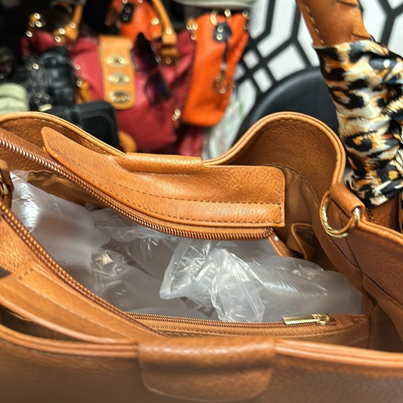 A beautiful Vegan handbag color Rust - Picture 14 of 16